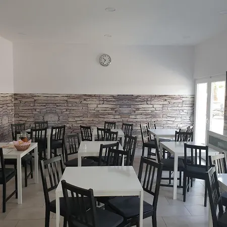 Bed & Breakfast Kid Família Panzió 3*